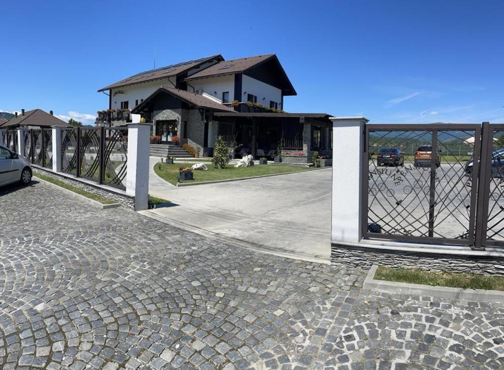 Pensiunea Campia Soarelui Apa Neagră Exteriör bild